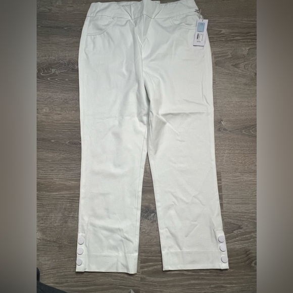 NWT Soft Surroundings Straight Leg Crop Pants- Cute Ankle Button- Medium - Picture 1 of 13